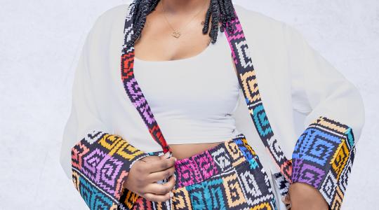 Léora Mosaic : Porter la lumière avec style et foi