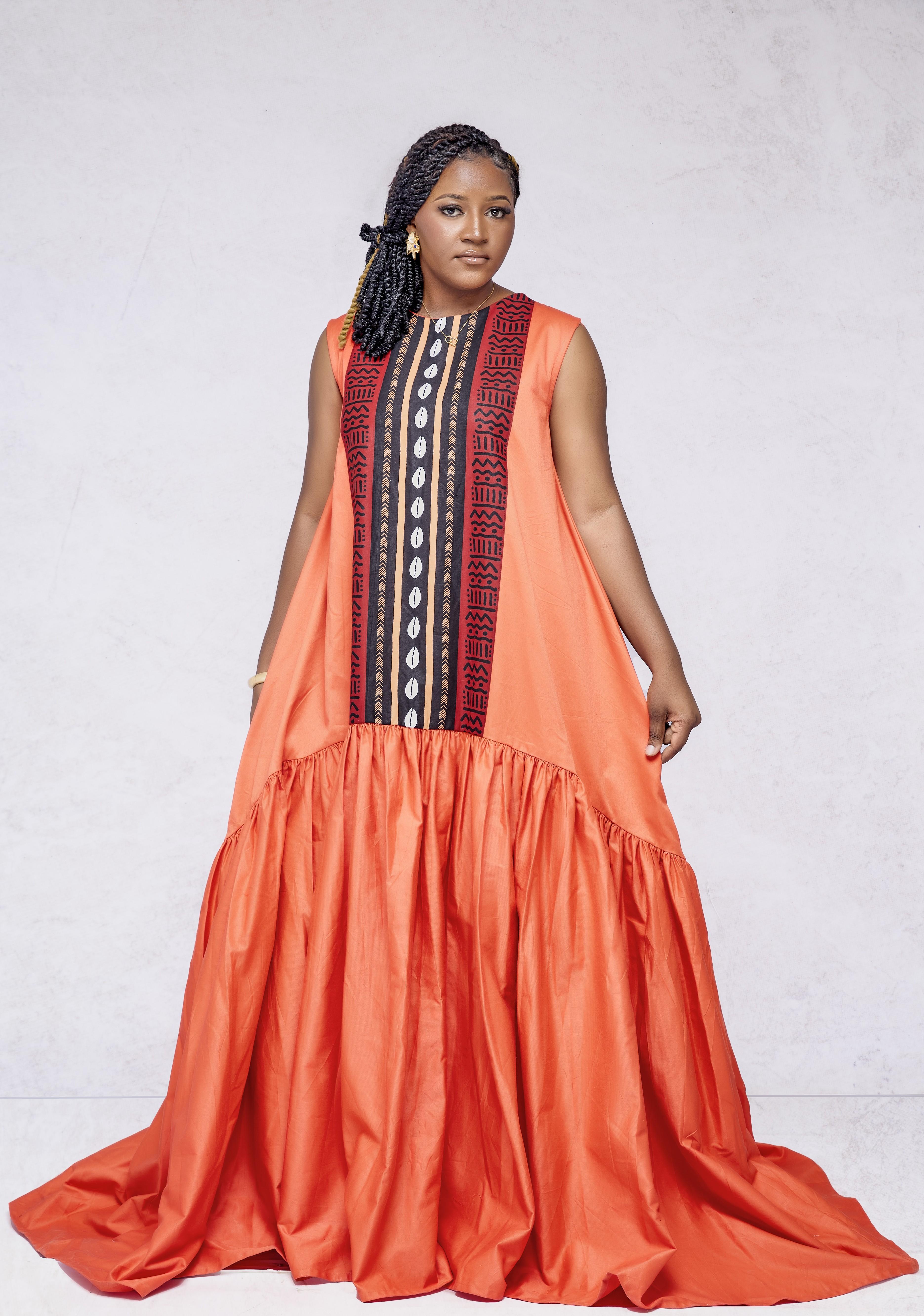 Teriya Flame — Robe longue fluide avec panneau central mudcloth