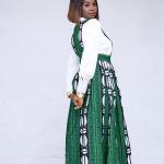 Seynana — Robe longue croisée en wax bogolan
